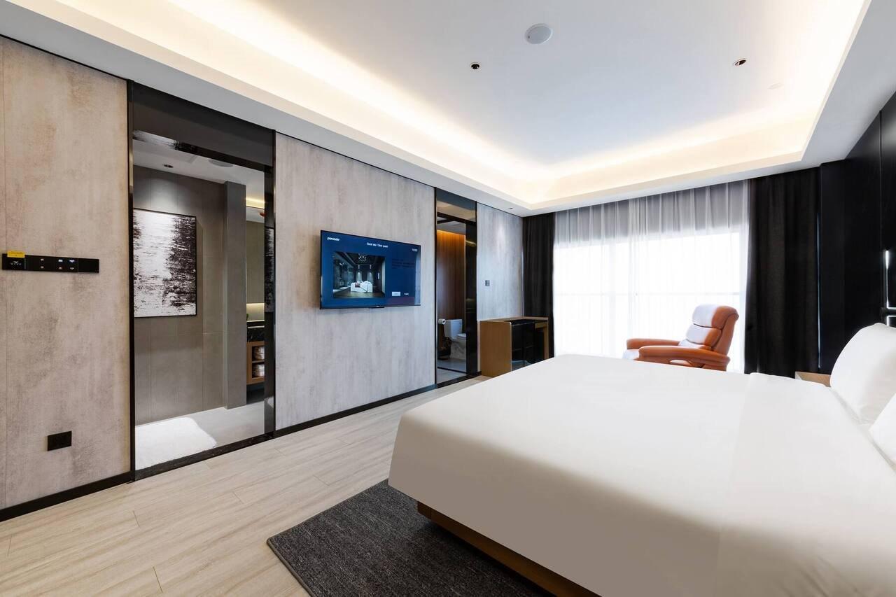 Ramada By Wyndham Wuhan Hankou Exterior photo